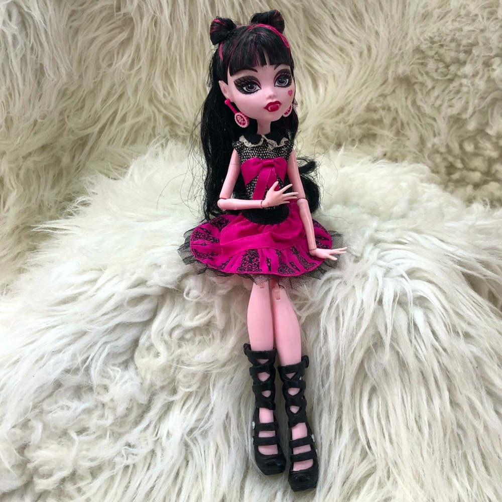 Monster High DRACULAURA ‘Picture Day’ Doll Mattel